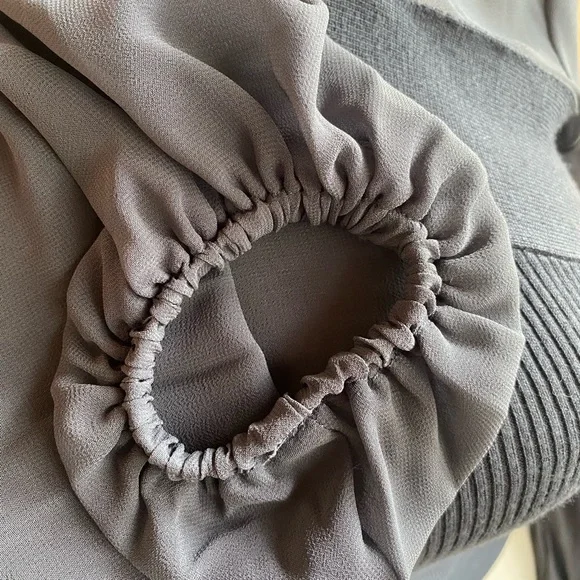 New York and Company 7th Avenue Sheer Sleeve Sweater Top Like new size small - Picture 4 of 8